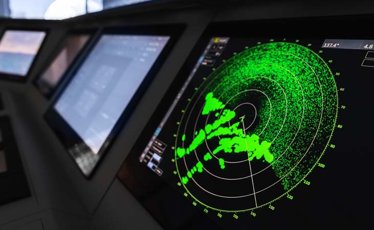 Radar,Screen,With,Green,Display,Indication,On,A,Captains,Bridge
